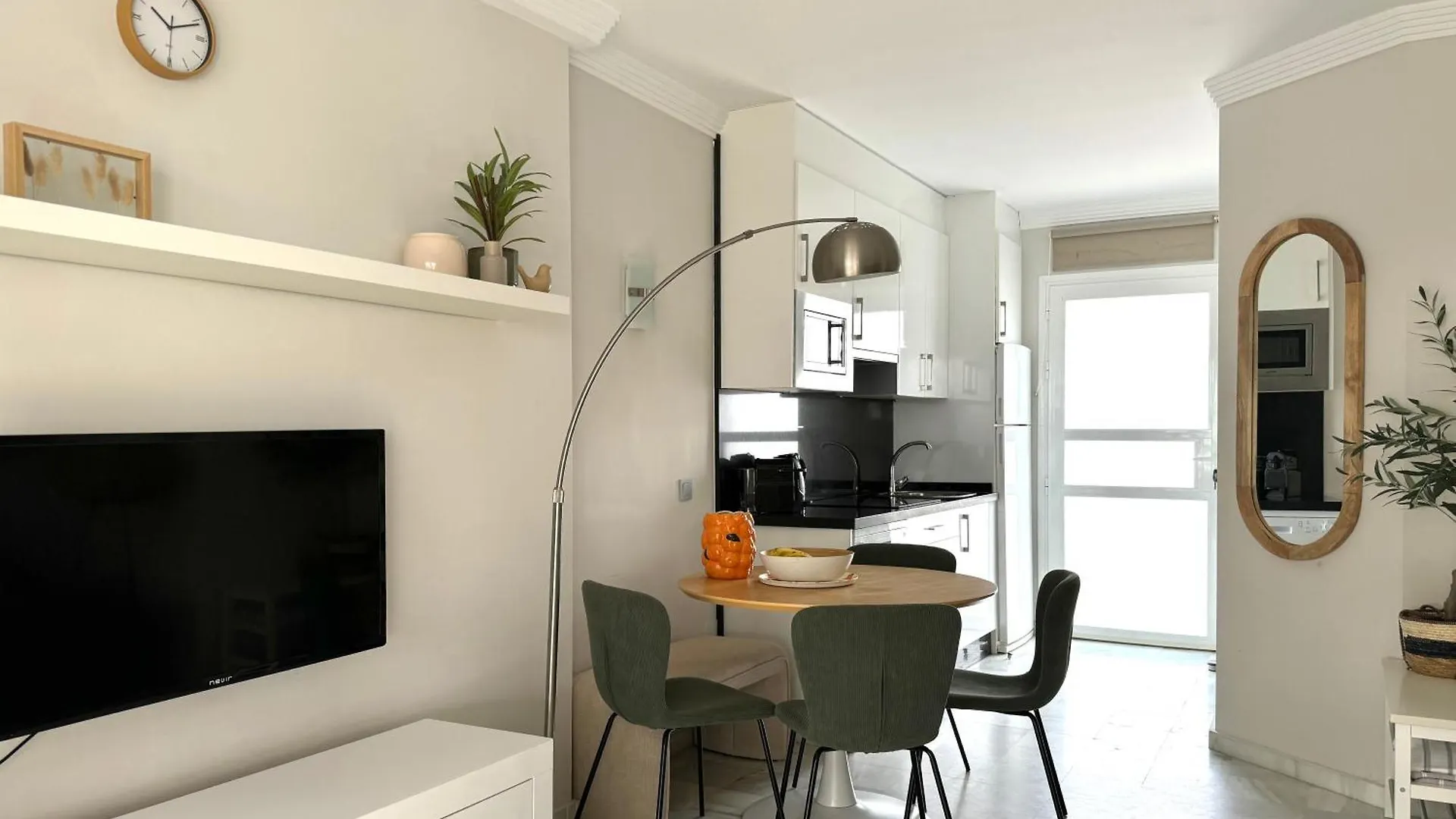 Casa Naranja, Cabopino 2 Pools & Heated Indoor Pool Apartment Marbella